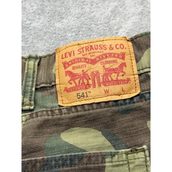 Levis 541 Pants Mens Measured 46x31 Green Camo Tapered 100% Cotton Pants Casual - Picture 6 of 8